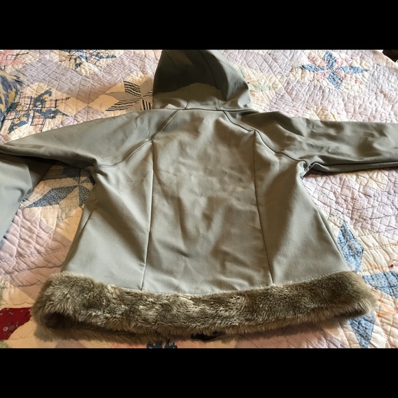 ❄️Marmot Jacket❄️ - Picture 4 of 6